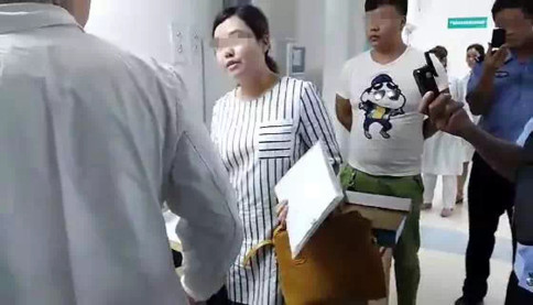 90后妻子妇科检查时,竟遭遇这幕,如何挑选医院成难题?!